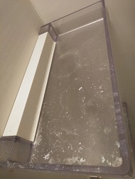 お風呂場、小物ラックの水垢